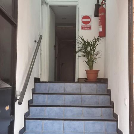 Albergue Cristina Habitaciones Con Bano Privado Y Mini Cocina Corralejo Kültér fotó