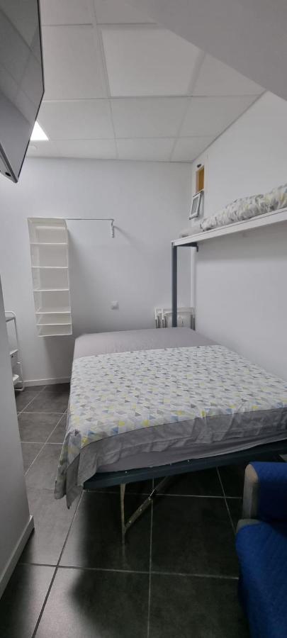 Albergue Cristina Habitaciones Con Bano Privado Y Mini Cocina Corralejo Kültér fotó