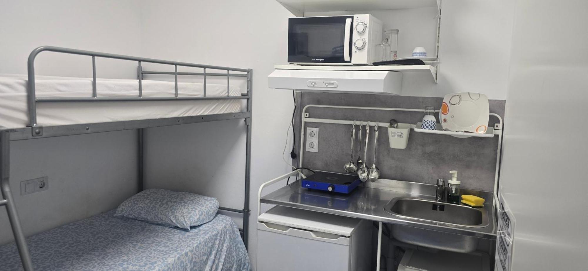 Albergue Cristina Habitaciones Con Bano Privado Y Mini Cocina Corralejo Kültér fotó